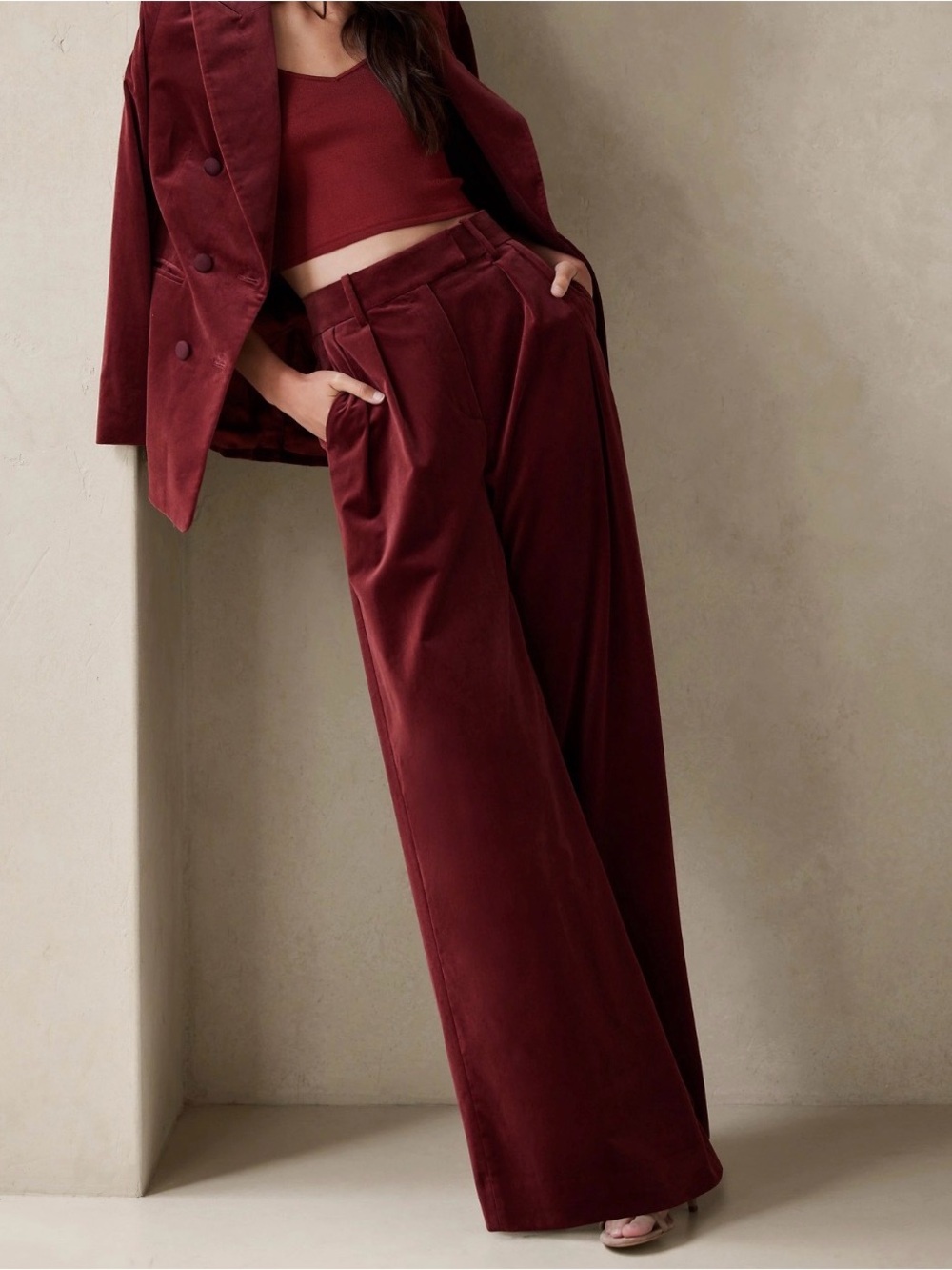 Banana Republic Wide Leg Velvet Pants - Burgundy size 10